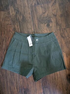 Francesca's Collections Dark Olive High-Waist Pleated Shorts